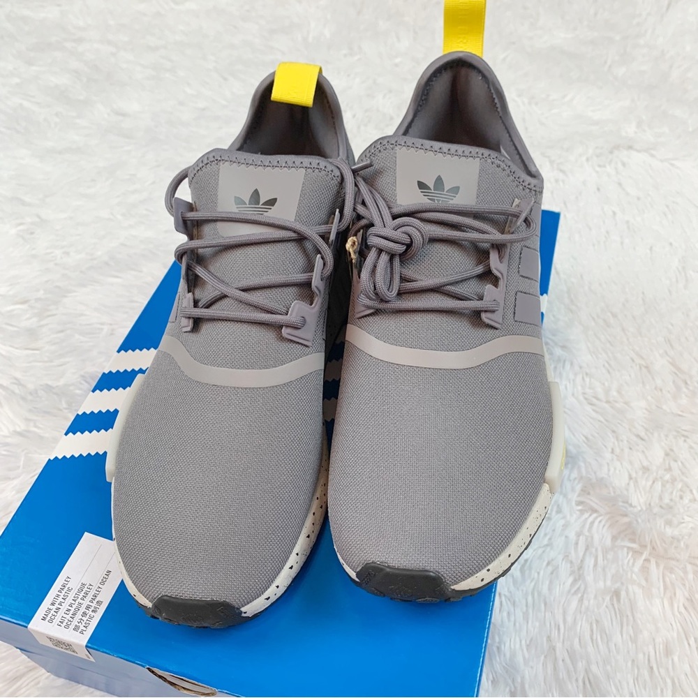 Adidas original NMD R1 Shoes athletic sneakersTrace Grey/Cloud White/Core‎ Black - Picture 13 of 13
